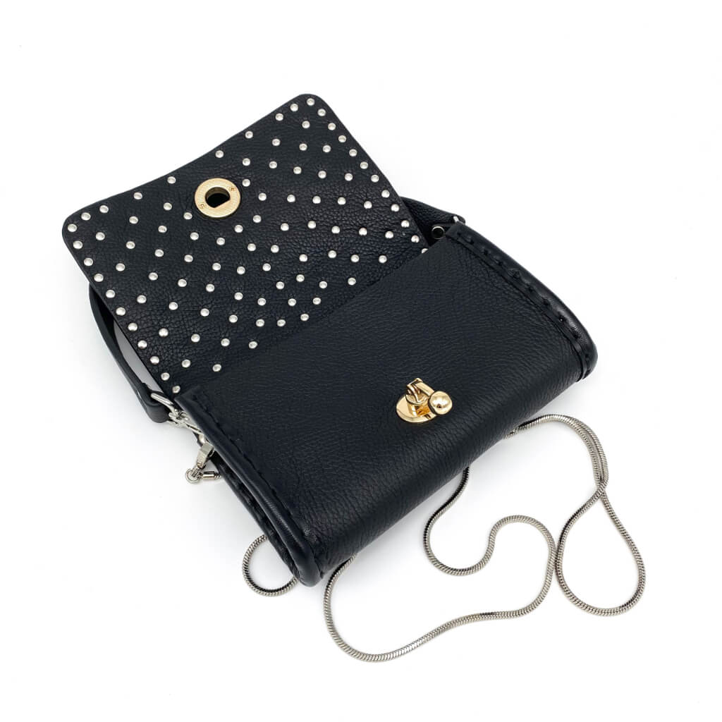 Wion Muah Clutch