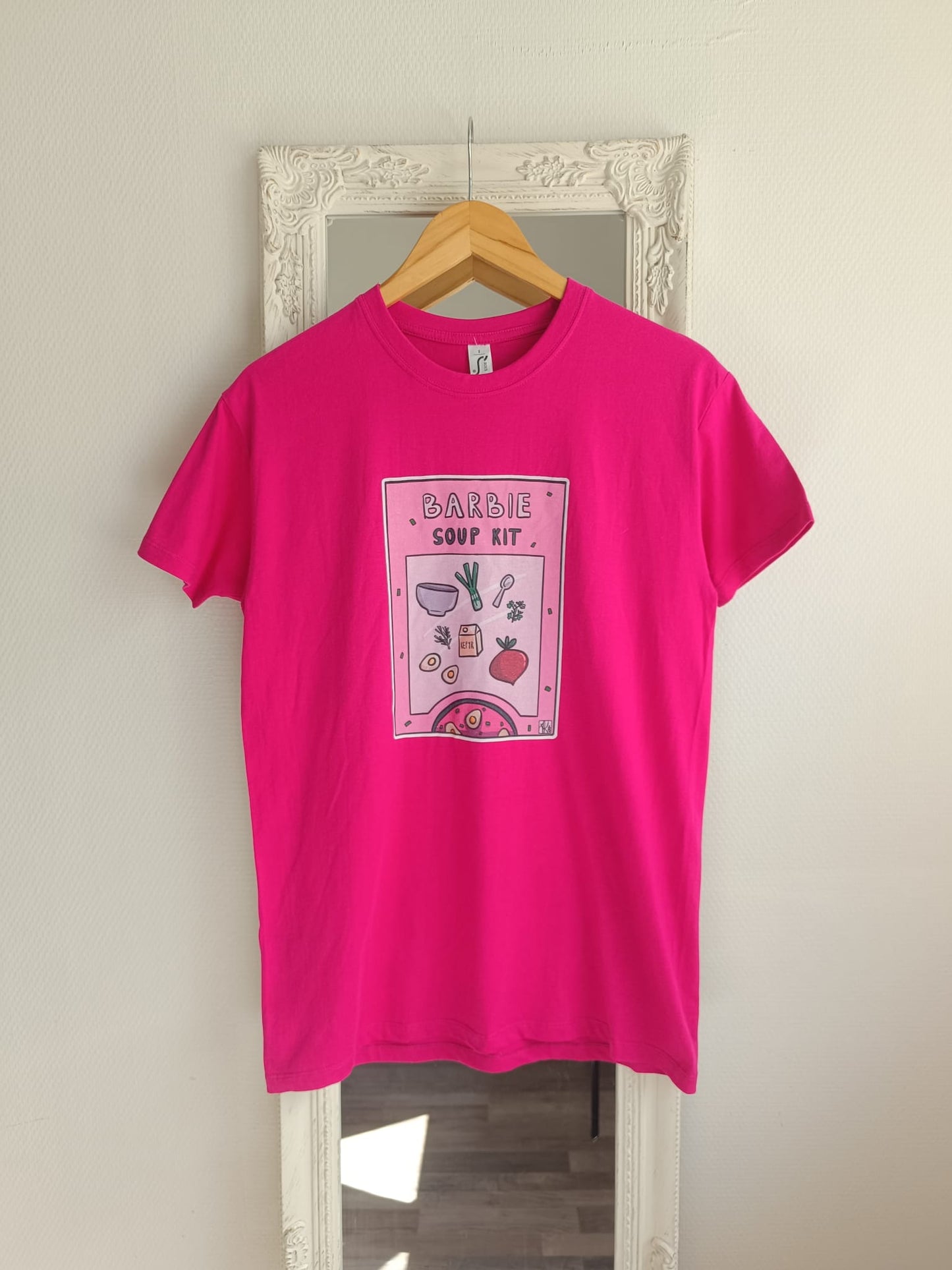 Aistishka T-Shirt With Artwork Print
