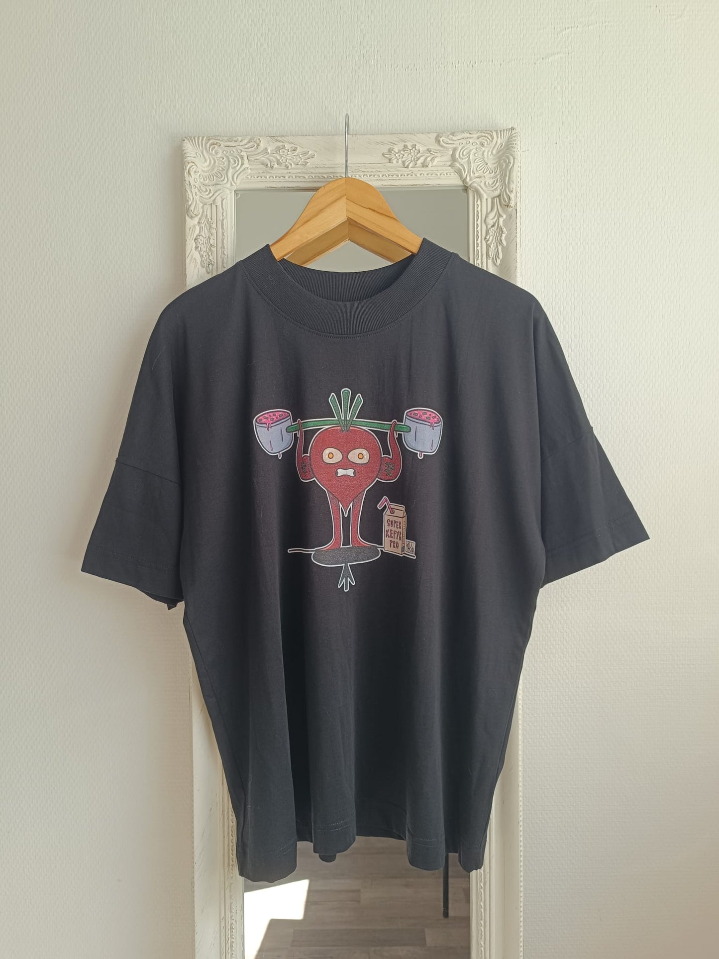 Aistishka "SuperBeet" T-Shirt With Artwork Print